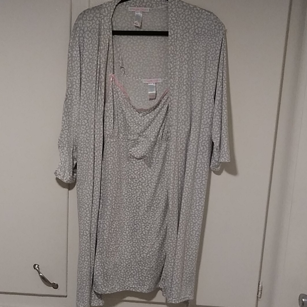 Nighty with robe